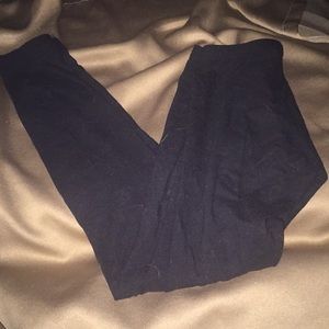 Plain black leggings